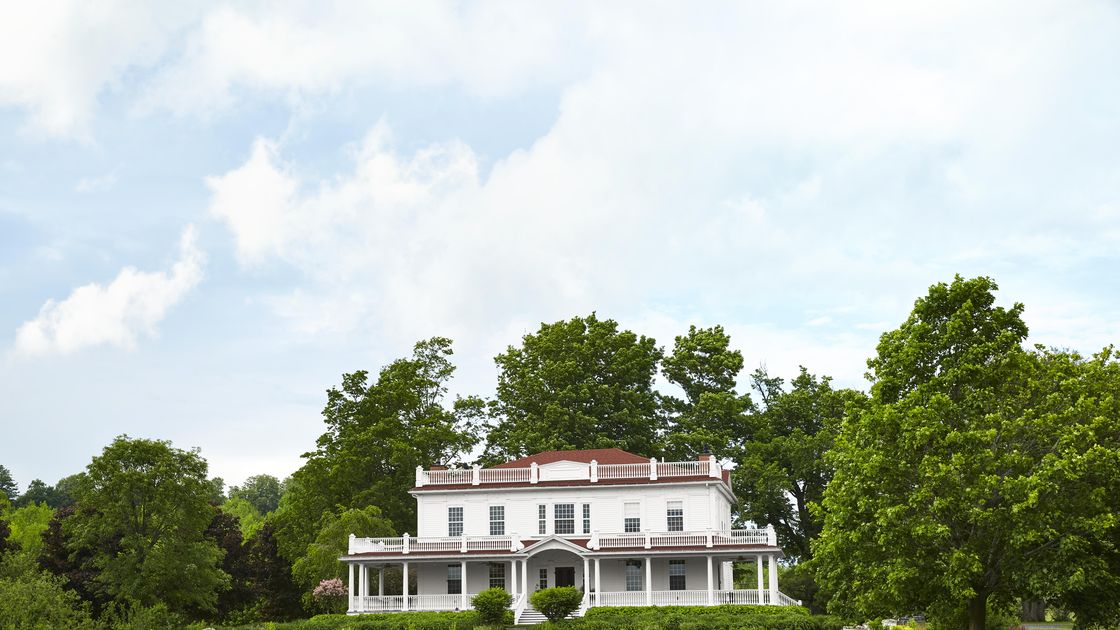 preview for Beekman Brothers: Farmhouse Renovation Tour
