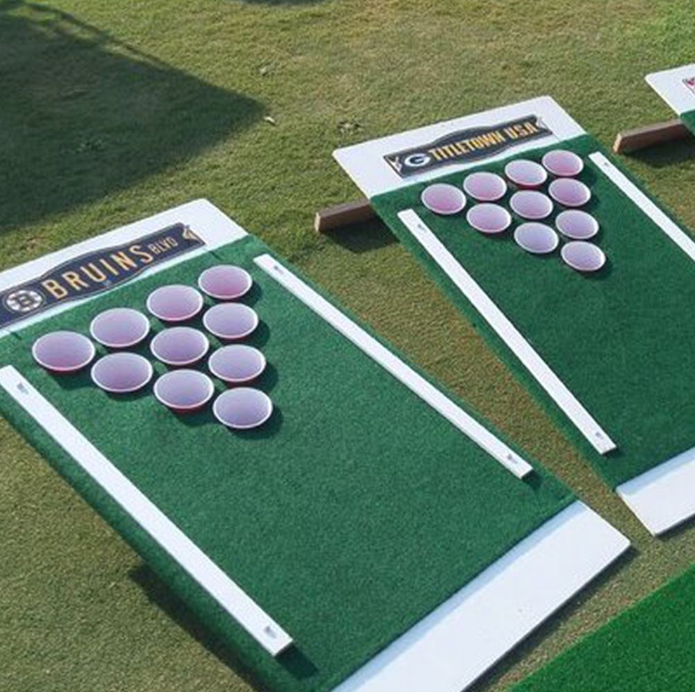 Professor lodret Behandling This Beer Pong Golf Set Is the Ultimate Drinking Game, So You Better Work  on Your Putt