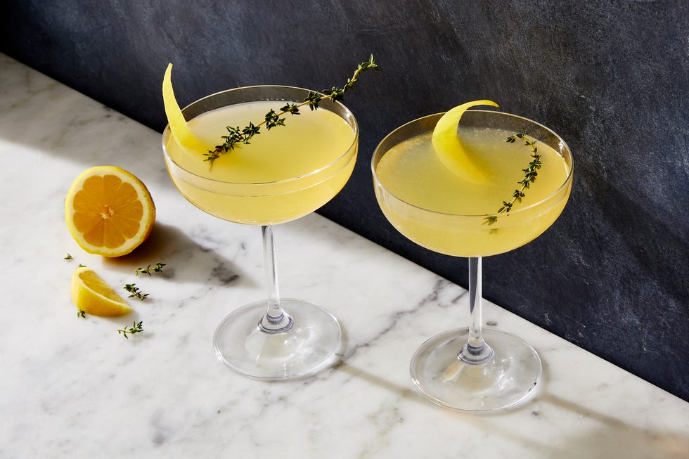 bee's knees cocktail