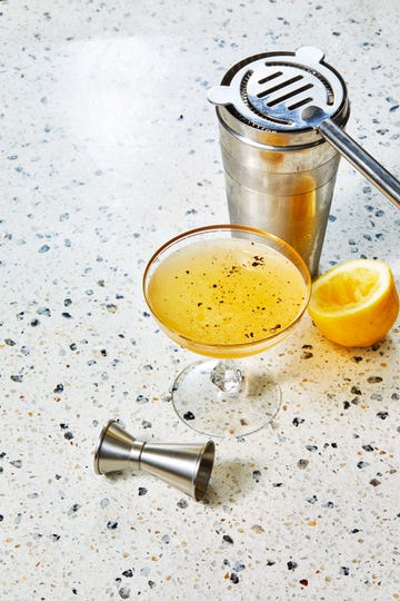 the bee's sneeze cocktail