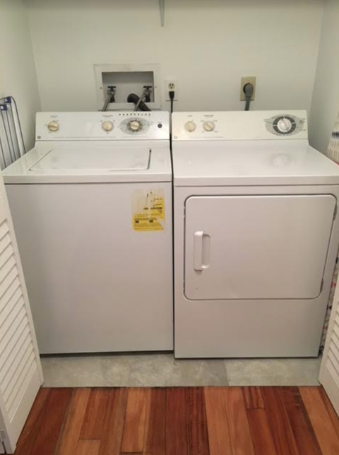 Sink, Room, Property, Major appliance, Floor, Home appliance, Furniture, Cabinetry, Plumbing fixture, Clothes dryer, 