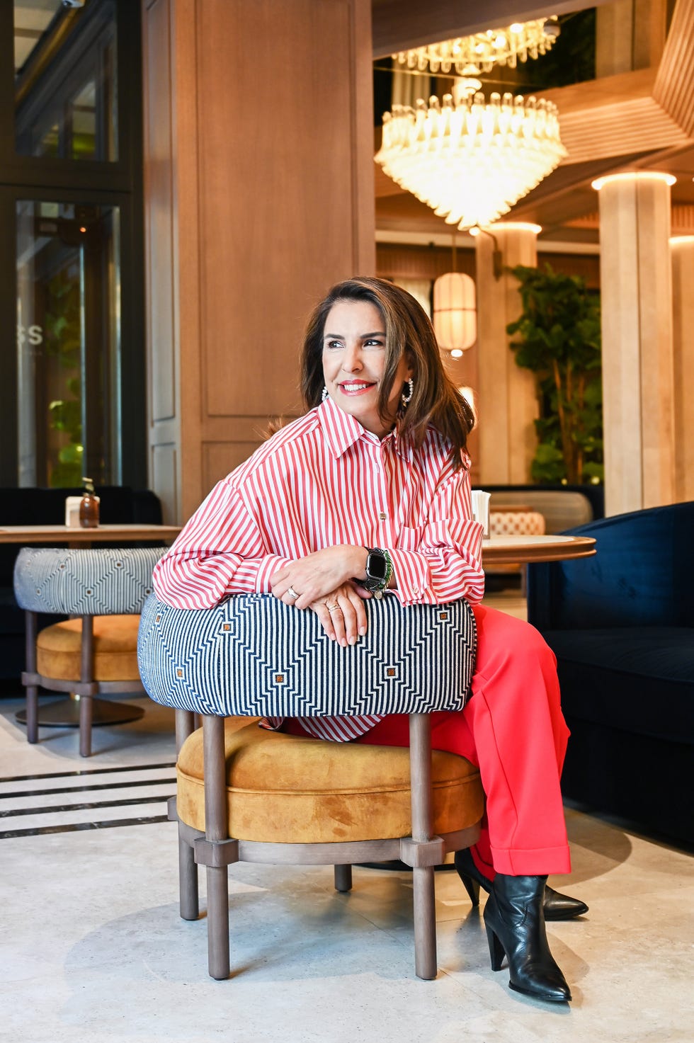 begona perez, la ordenatriz, posa para su entrevista con la revista diez minutos