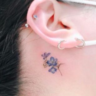 22 Behind The Ear Tattoo Ideas To