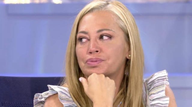 belén esteban recibe en directo un regalo de mila