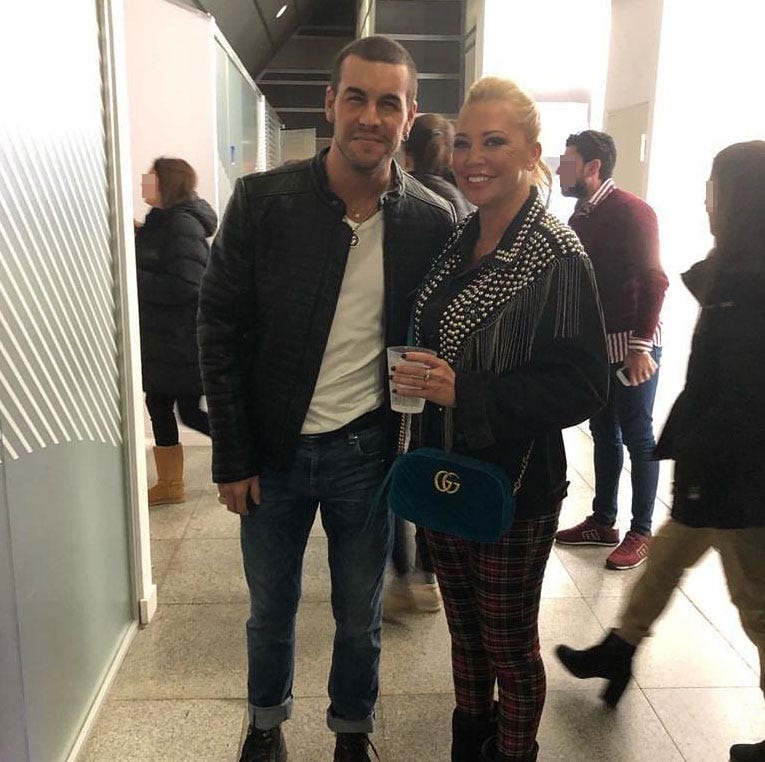 Belén Esteban y Mario Casas en el concierto de Rosalía