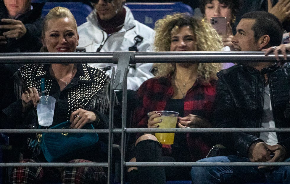 Belén Esteban, Mario y Sheila Casas en el concierto de Rosalía en Madrid