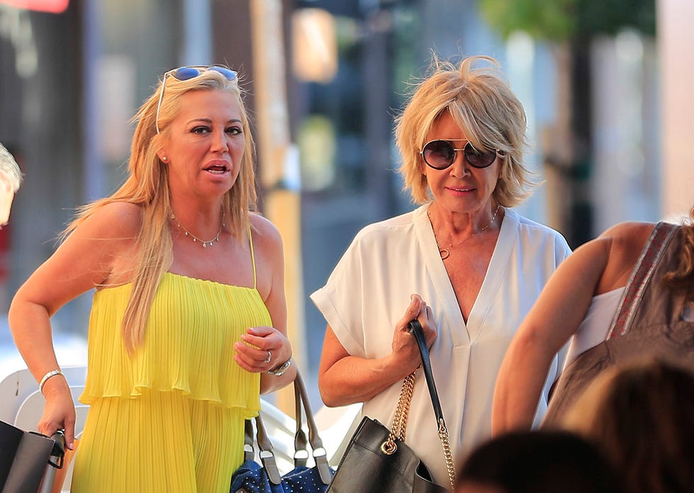 belén esteban y mila ximénez de paseo por las calles de madrid
