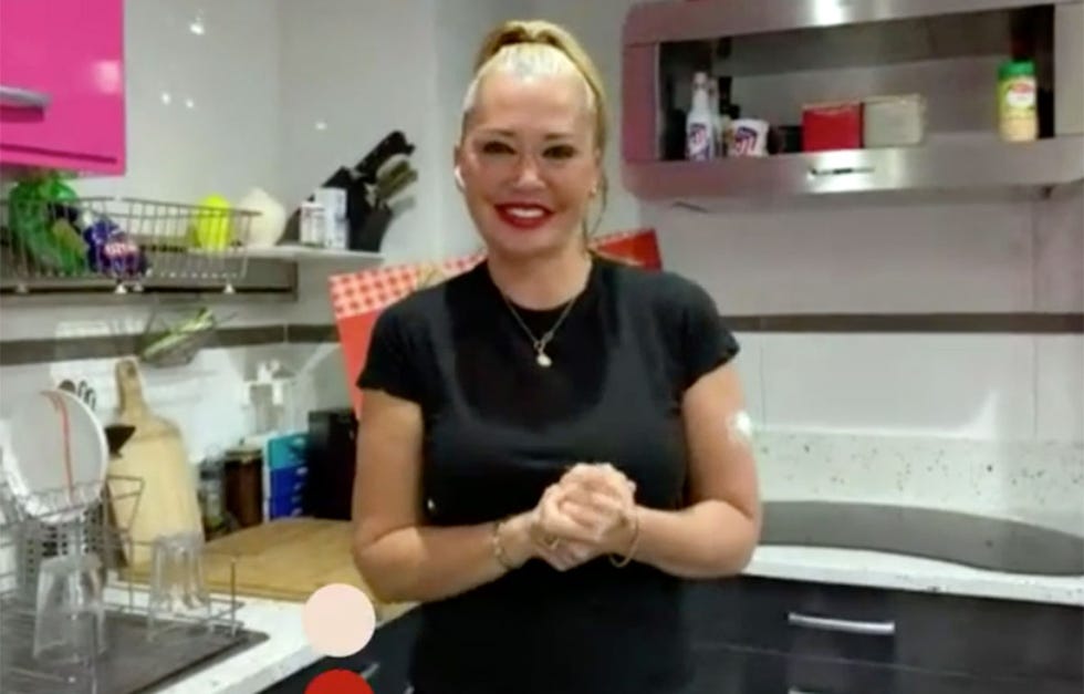 Belén Esteban ha contado, durante su sección de cocina en 'Sálvame', cómo lleva estar separada de  su marido, Miguel Marcos, durante la cuarentena.