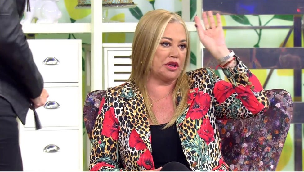 belén esteban en el plató de 'sálvame'