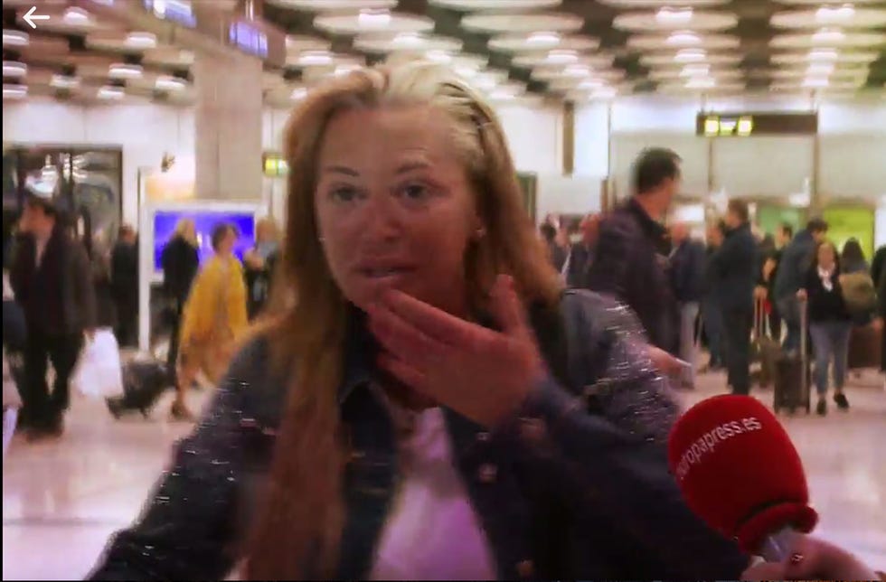 Belén Esteban y Miguel Marcos en el aeropuerto a su vuelta de Tenerife