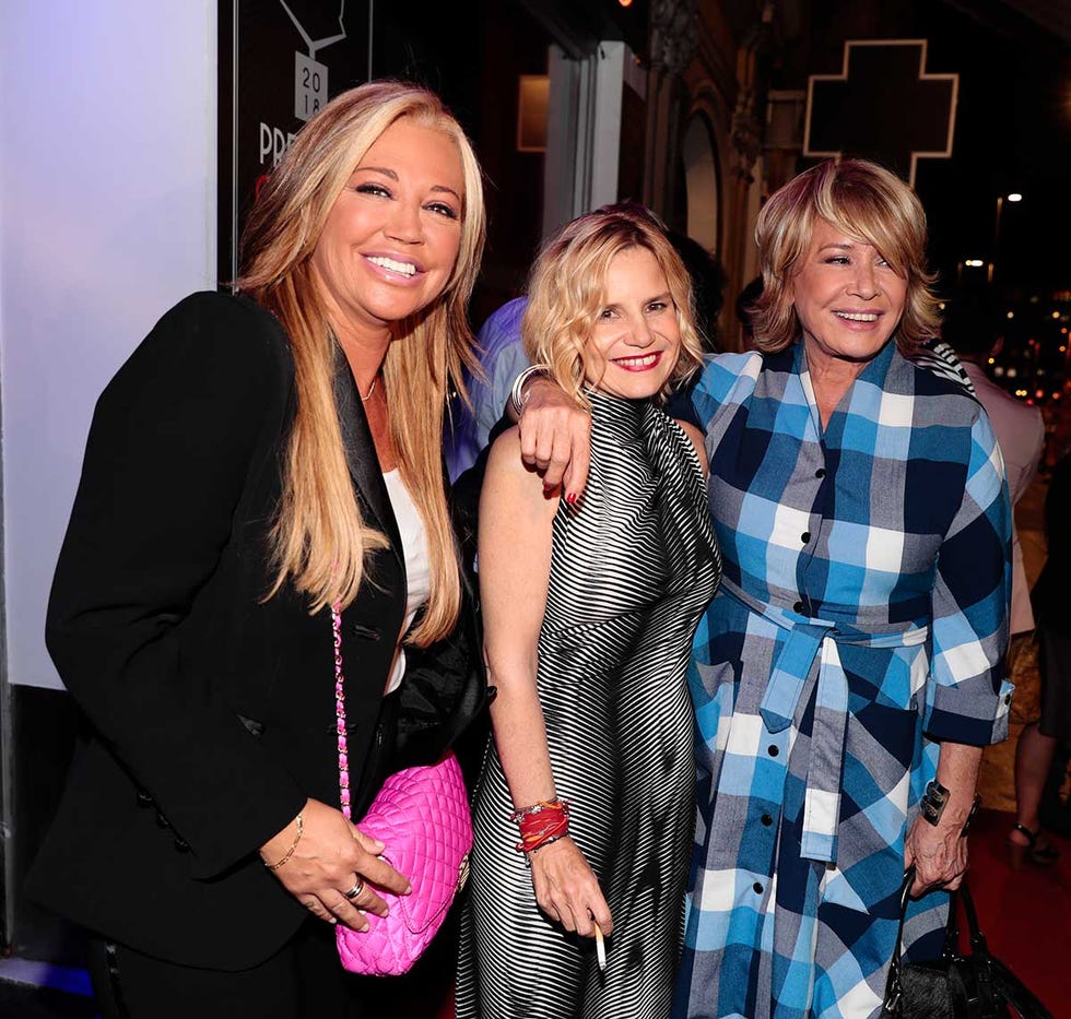 Belén Esteban, Eugenia Martínez de Irujo  y Mila Ximénez en los premios Chicote