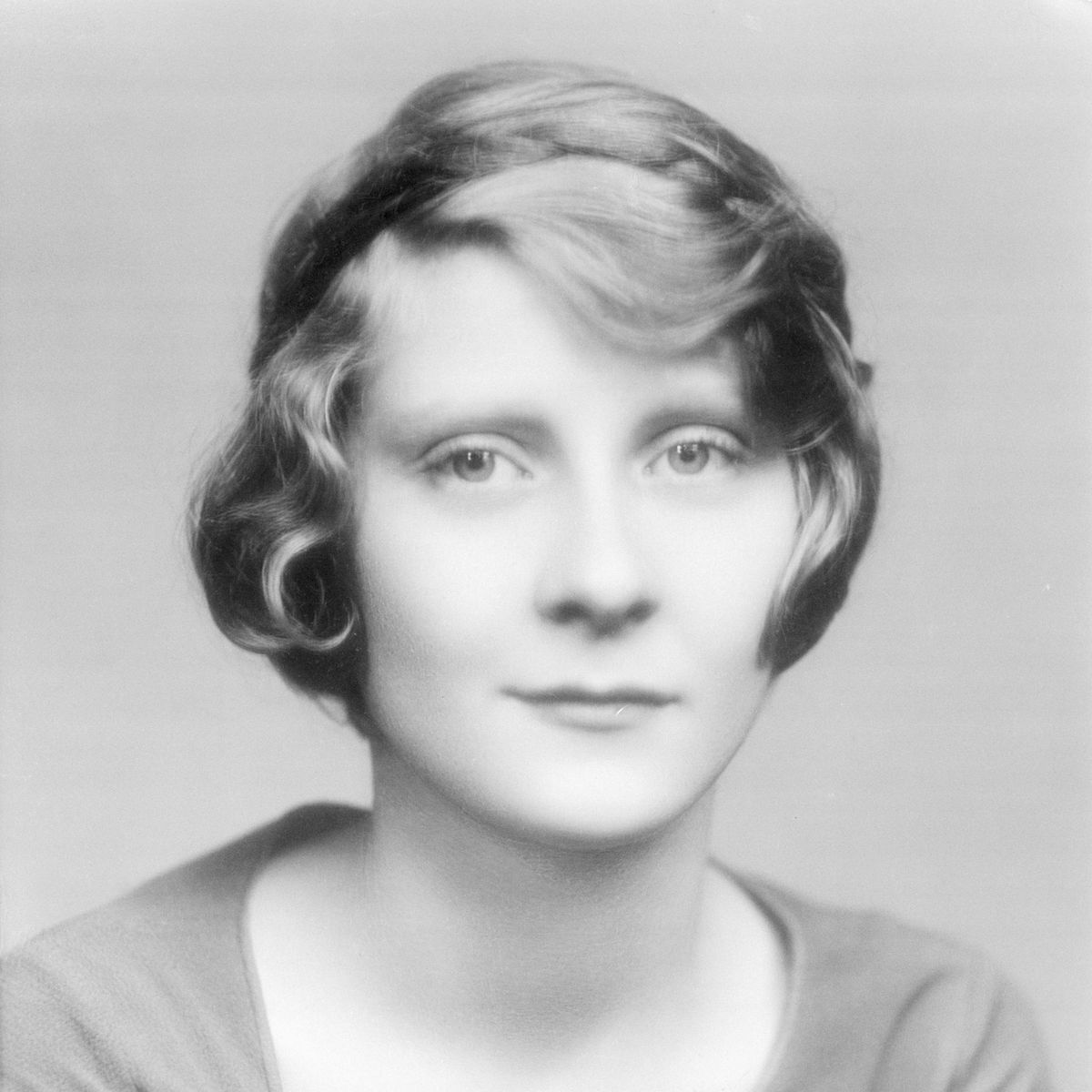 portrait of aspiring actress lillian peg entwistle
