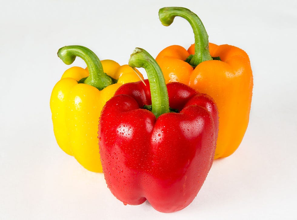 Natural foods, Bell pepper, Pimiento, Red bell pepper, Bell peppers and chili peppers, Vegetable, Yellow pepper, Food, Capsicum, Yellow, 
