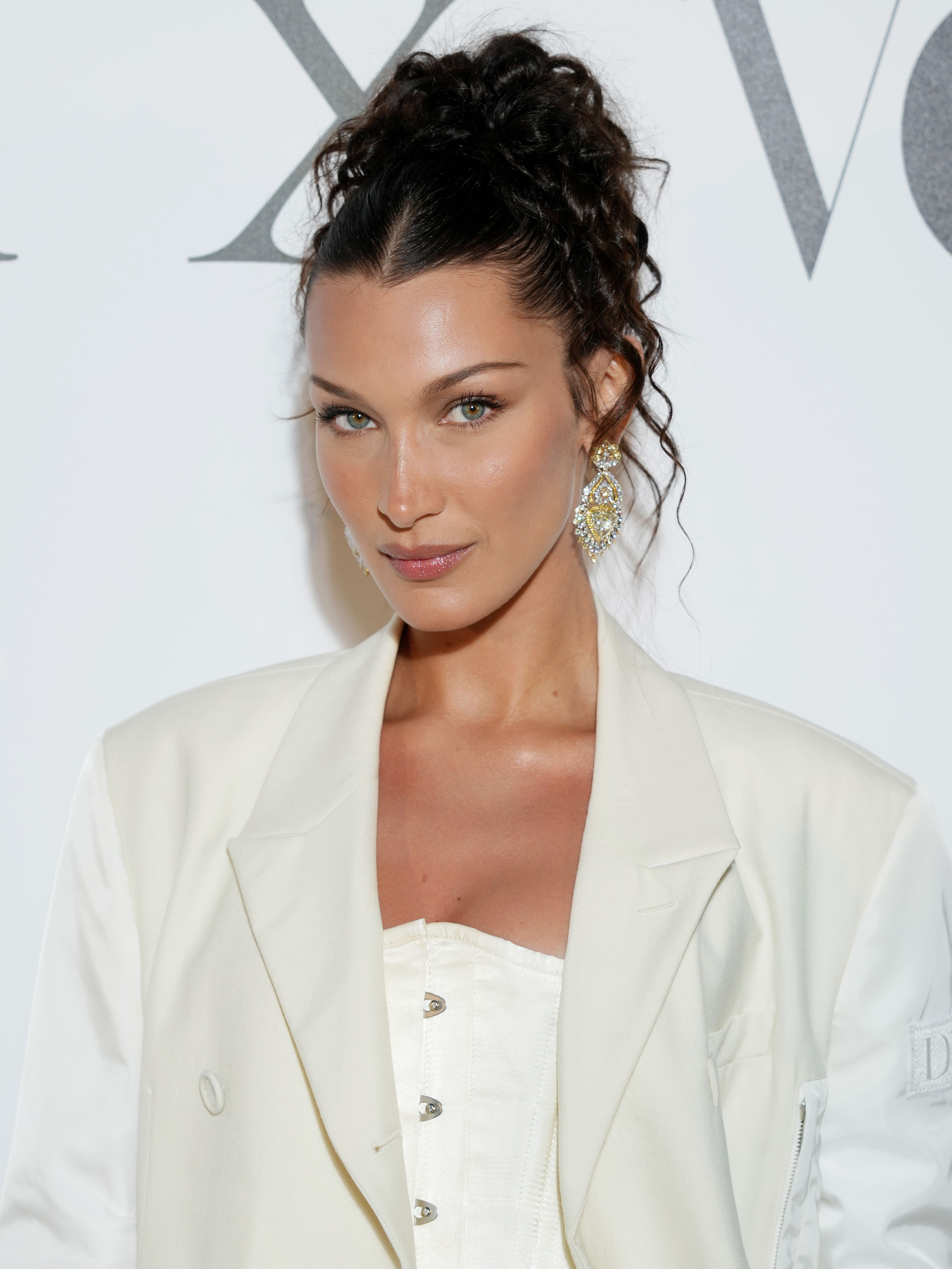 Bella Hadid Just Chopped Her Hair Into the Perfect Bob for Fall  Glamour