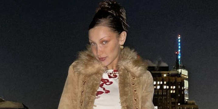Bella Hadid Wore an Off-Shoulder Sweater in New York City