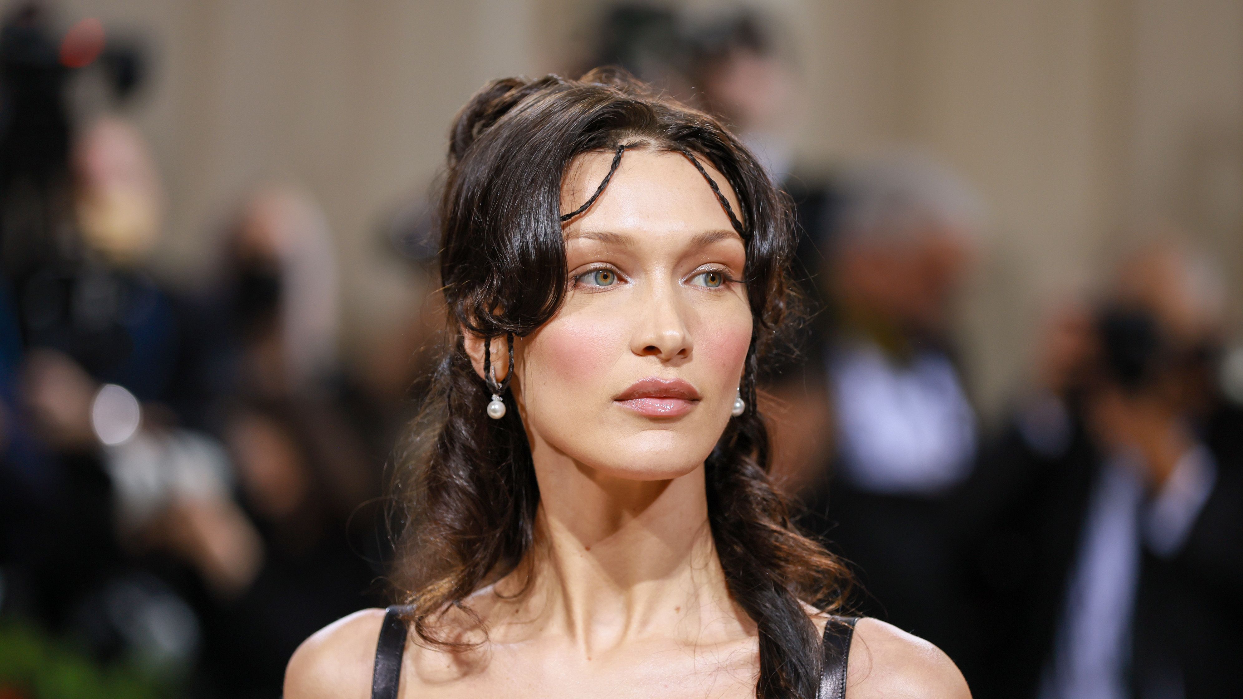 https://hips.hearstapps.com/hmg-prod/images/bella-hadid-attends-the-2022-met-gala-celebrating-in-news-photo-1651541897.jpg?crop=1xw:0.84375xh;center,top