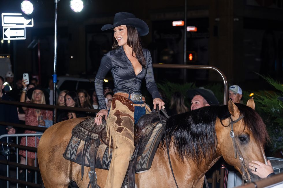 bella hadid western horse