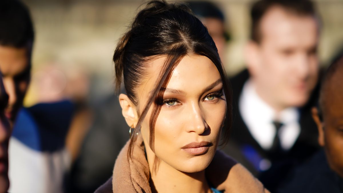 Bella Hadid's killer curves will help you to beat Monday blues -  Photos,Images,Gallery - 68534