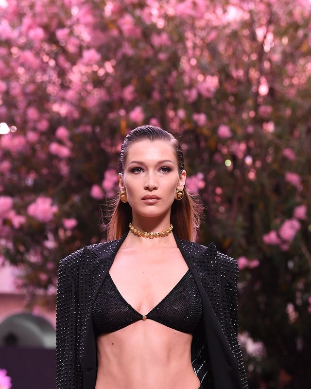 https://hips.hearstapps.com/hmg-prod/images/bella-hadid-walks-the-runway-at-the-versace-fashion-show-news-photo-1588703177.jpg?crop=0.757xw:0.631xh;0.111xw,0.135xh&resize=640:*