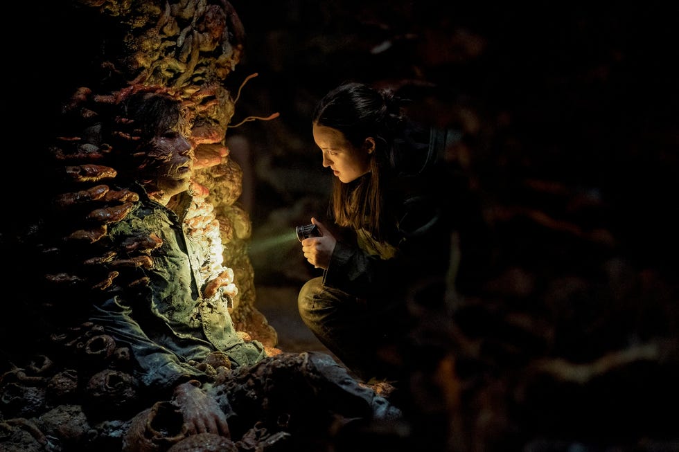 Bella Ramsey analisa um infectado na segunda temporada de The Last of Us