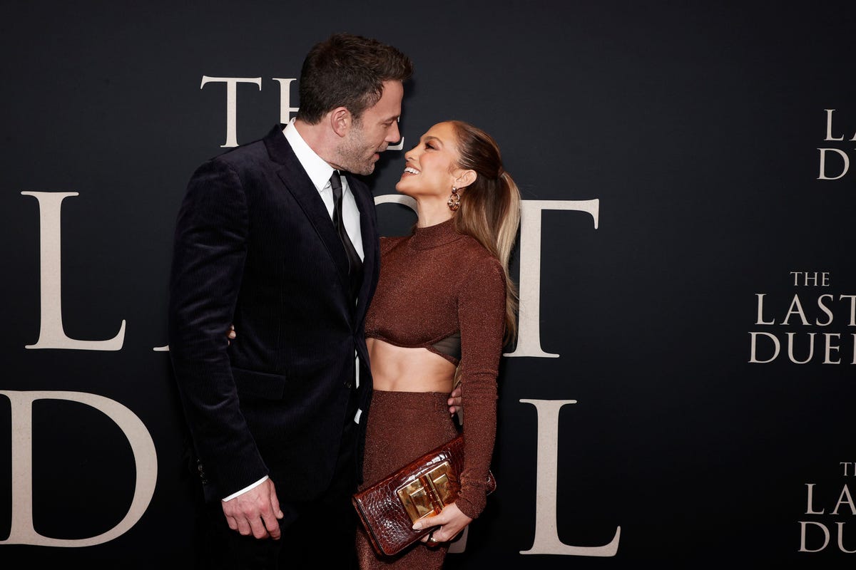 preview for Jennifer Lopez's best red carpet beauty looks