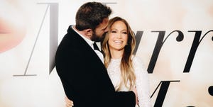 ben affleck and jennifer lopez kissing on the marry me red carpet