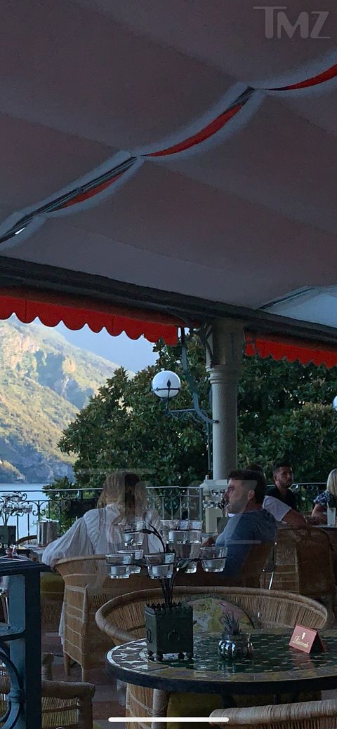 jennifer lopez and ben affleck at dinner on their italian honeymoon