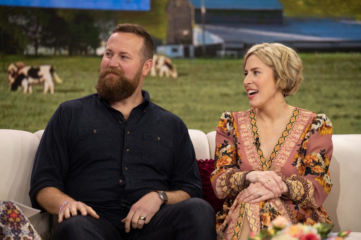 preview for A Definitive Timeline of Ben and Erin Napier's Relationship