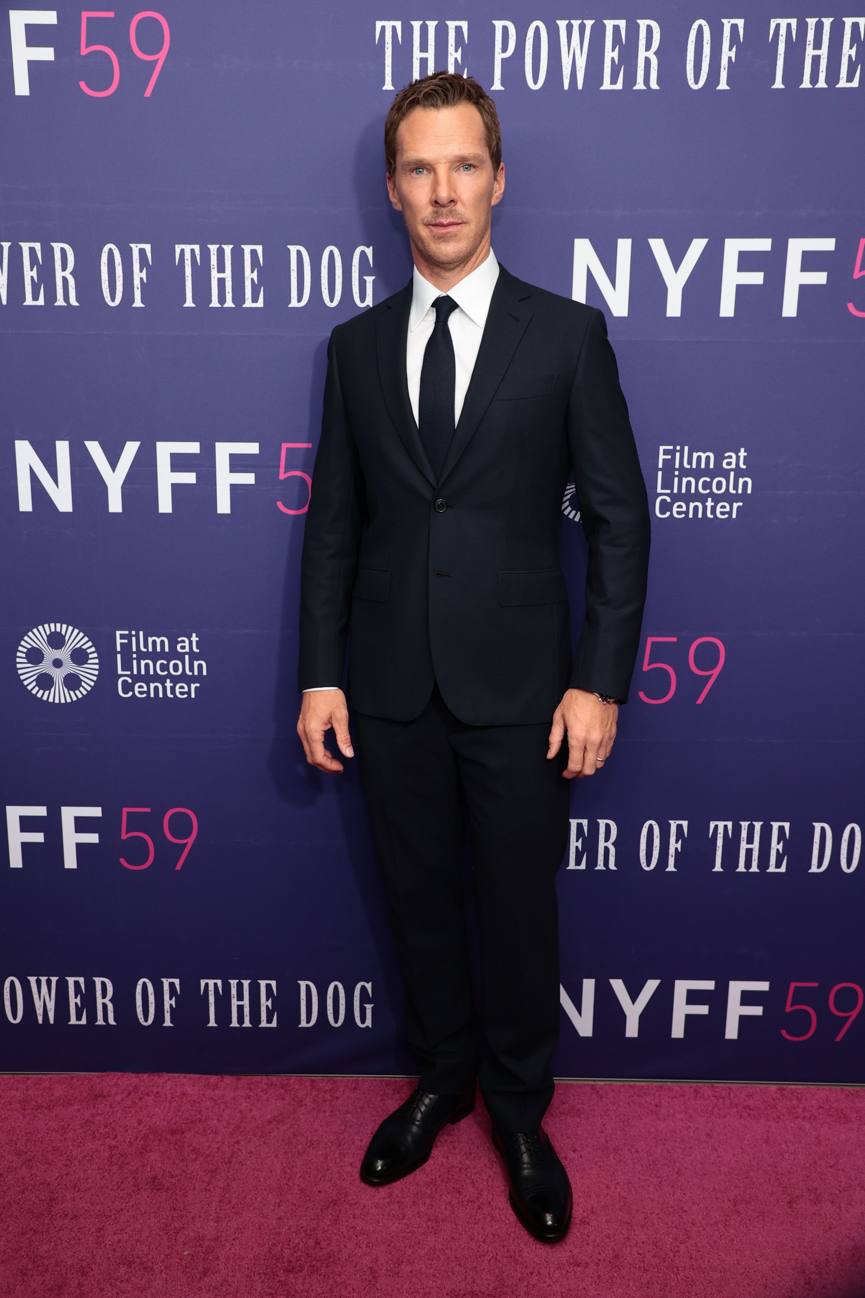 騎士道精神? ベネディクト・カンバーバッチ、トム 騎士道精神? ベネディクト・カンバーバッチ、トム