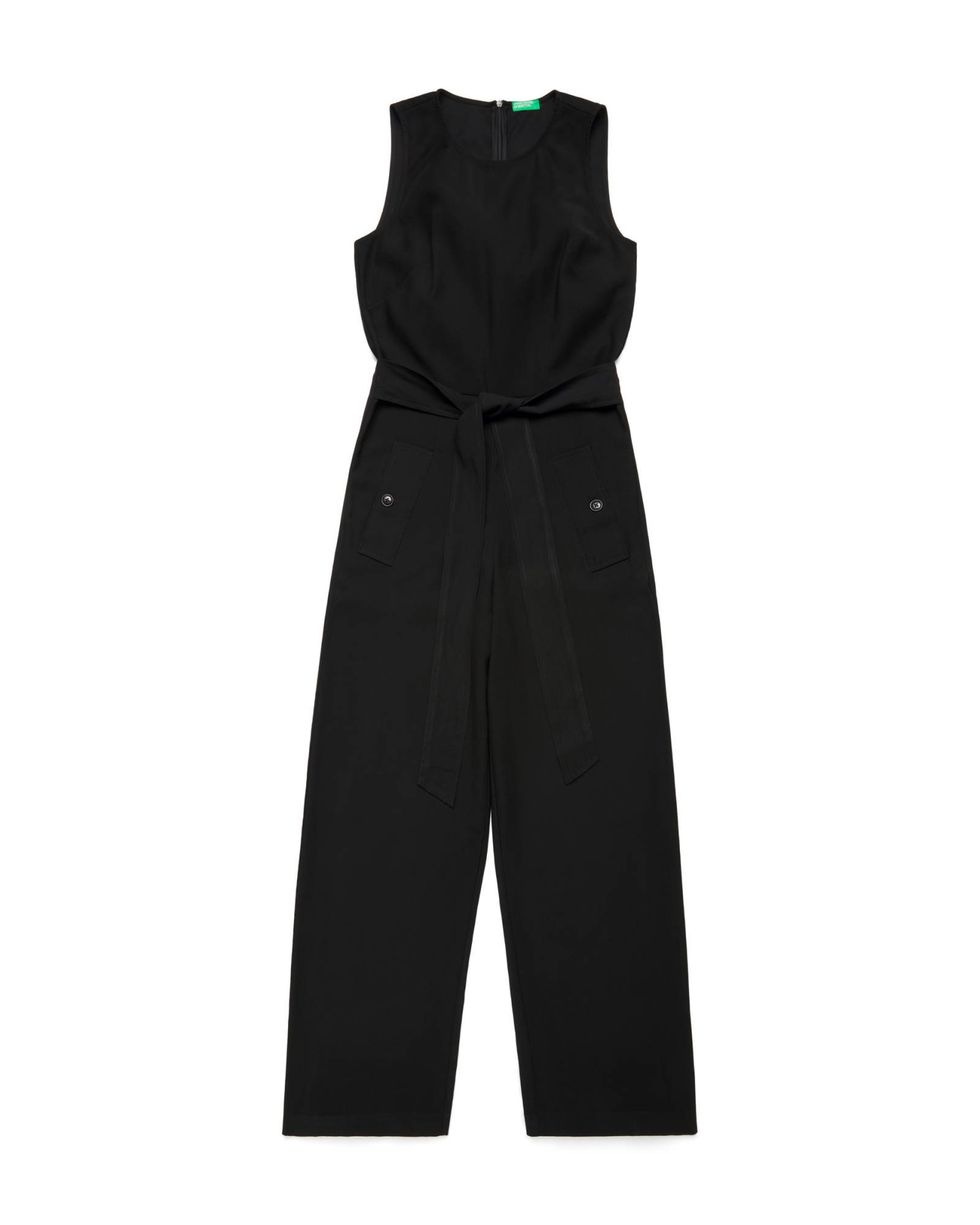 Clothing, Black, Overall, Trousers, One-piece garment, Outerwear, Suit, Pocket, Formal wear, 