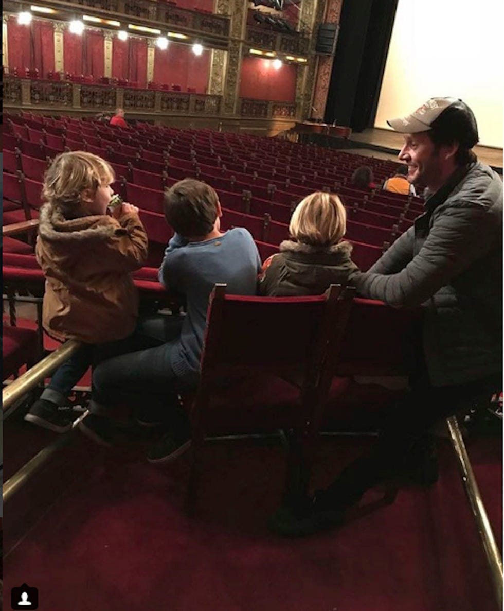 Benjamin Vicuña y sus hijos