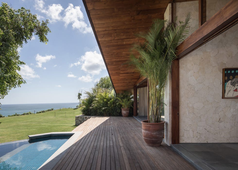 Alexis Dornier construye estas villas en Bali con una pérgola triangular geométrica alexis dornier construye estas villas en bali con una pérgola triangular geométrica