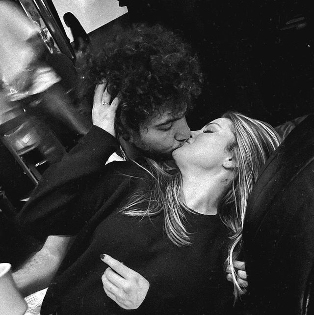 benny blanco and selena gomez kissing