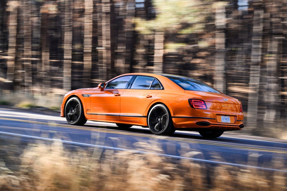 2025 bentley flying spur speed in mandarin orange 2025 bentley flying spur speed in mandarin orange