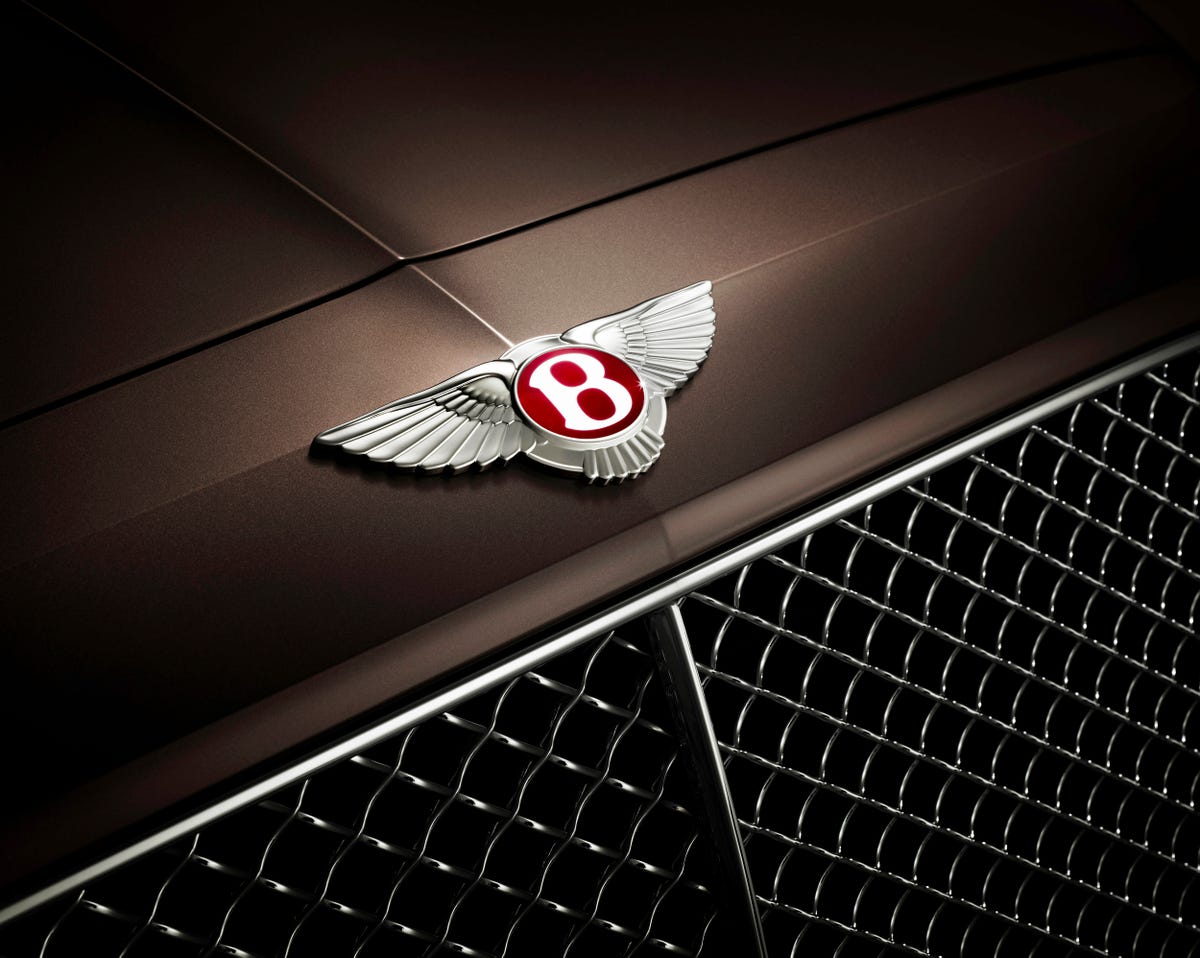 Бентли машина фото знак Bentley Planning an Ultra-Luxury SUV