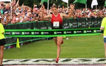Ben True wins 2016 Beach to Beacon 10K