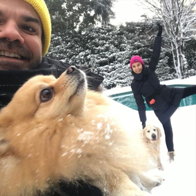 beren saat en la nieve con esposo kenan dogulu