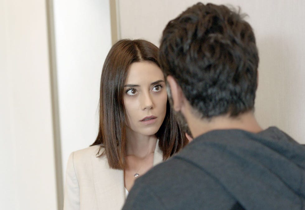 berkay ates y cansu dere en infiel