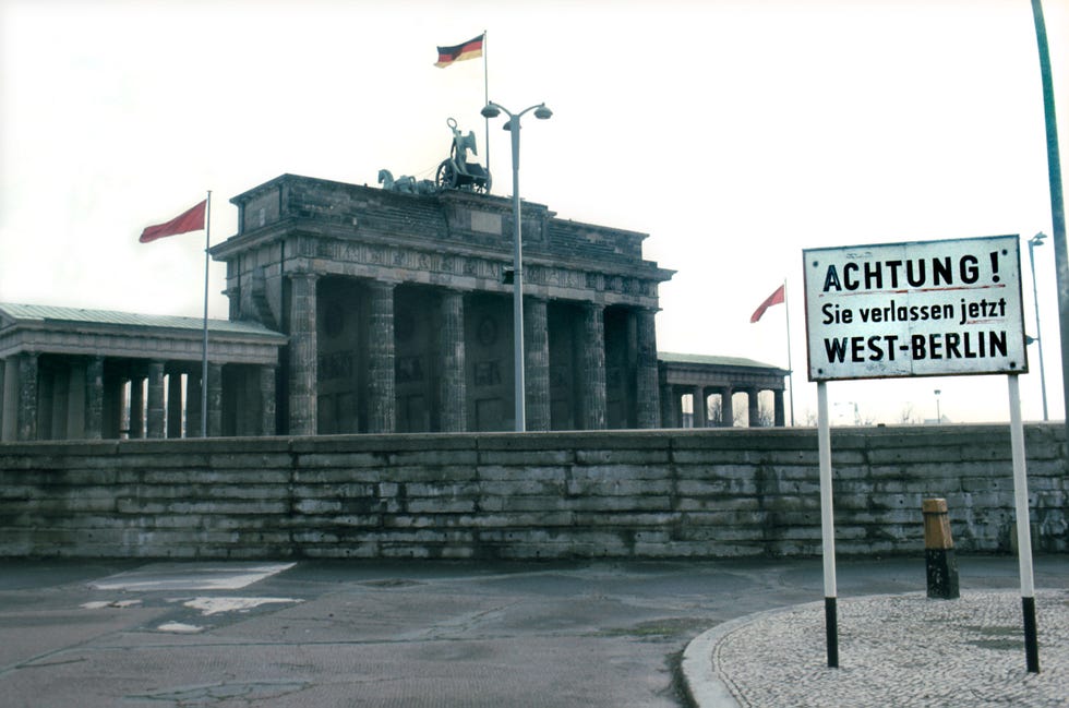 9 Machines That Beat the Berlin Wall | Berlin Wall History