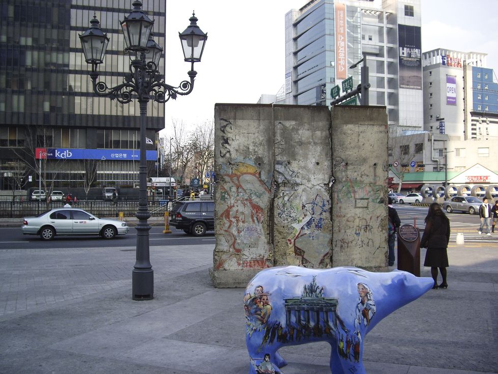 een deel van de berlijnse muur in de zuid koreaanse hoofdstad seoel