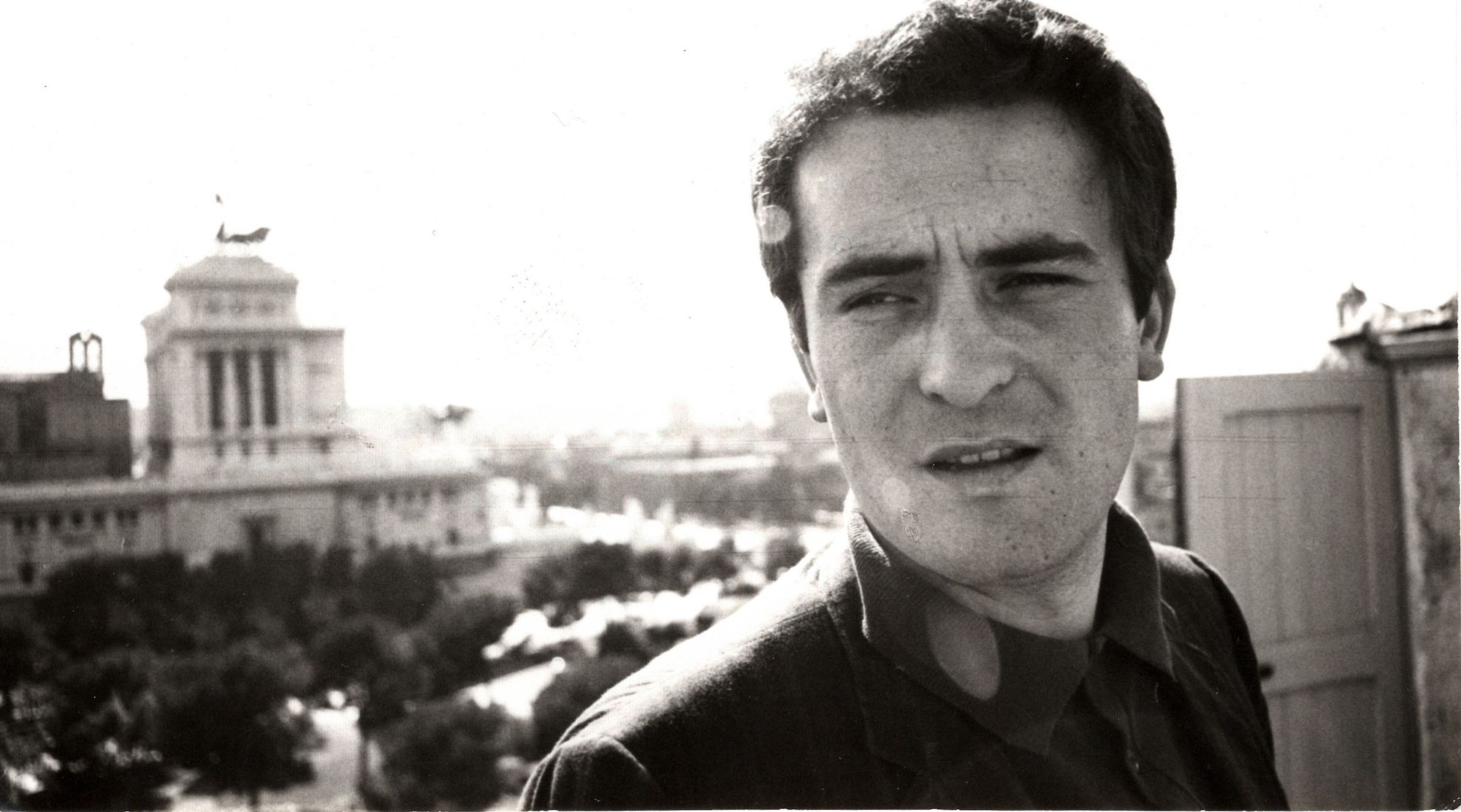 bernardo bertolucci a roma nel 1967, la foto è di gideon bachmann, dell'archivio bertolucci