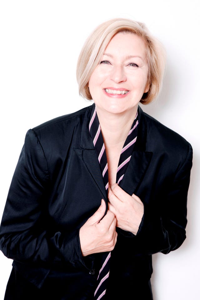 amparo fernández sonriente