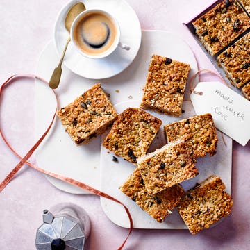 berry granola flapjacks