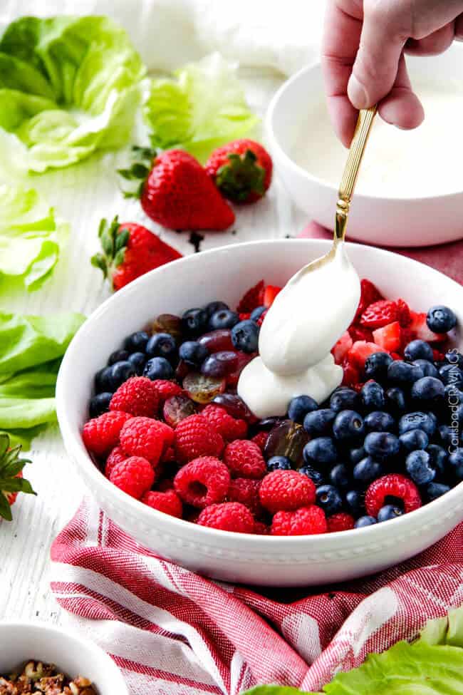 Food, Berry, Natural foods, Frutti di bosco, Dish, Fruit salad, Fruit, Cuisine, Ingredient, Superfood, 