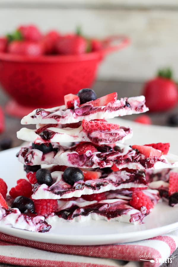 Food, Cuisine, Dish, Ingredient, Pomegranate, Dessert, Pavlova, Cream, Fruit, Meringue, 