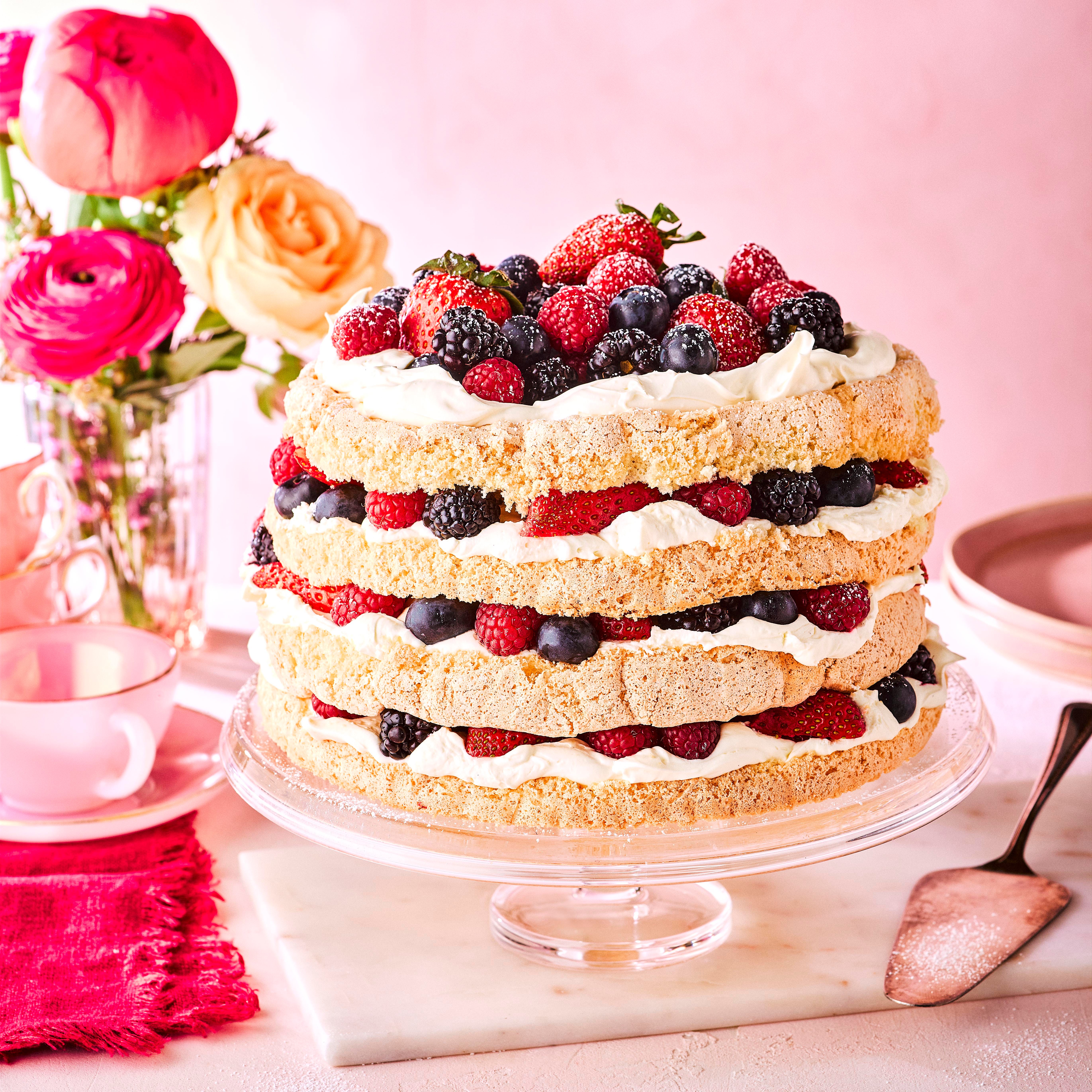 berry tiramisu cake