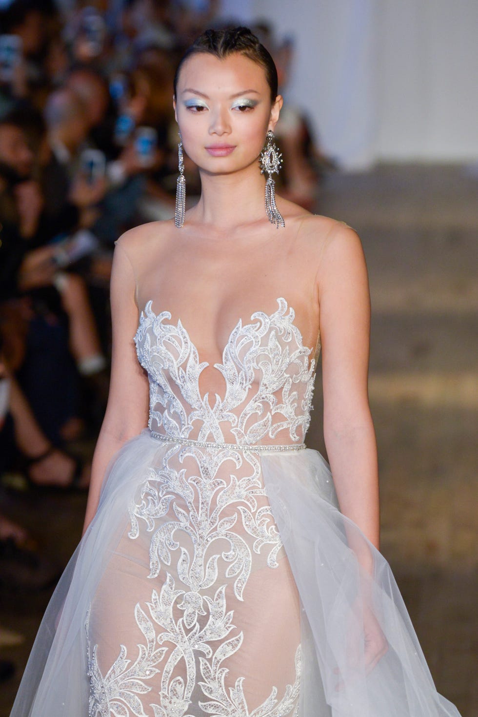 Fashion model, Gown, Dress, Haute couture, Clothing, Wedding dress, Fashion, Shoulder, Fashion show, Bridal clothing, 