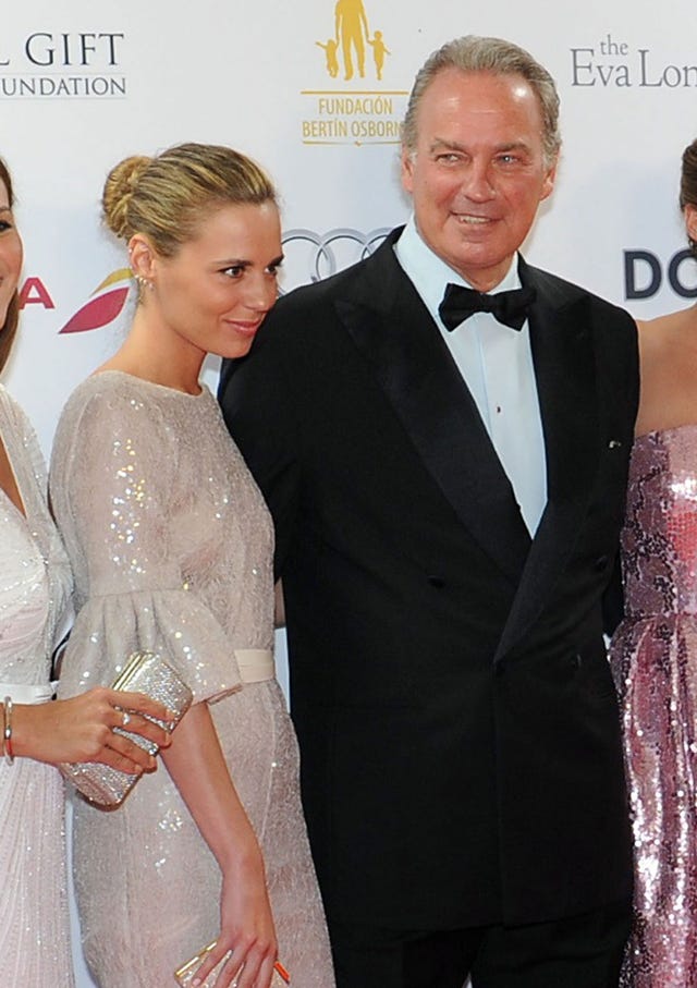 bertín osborne y su hija claudia reciben una dura noticia la emisión de  'mi casa es la tuya' en el aire