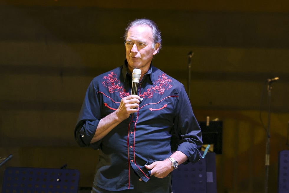 el cantante en un concierto en guadalix de la sierra que tuvo que suspender
