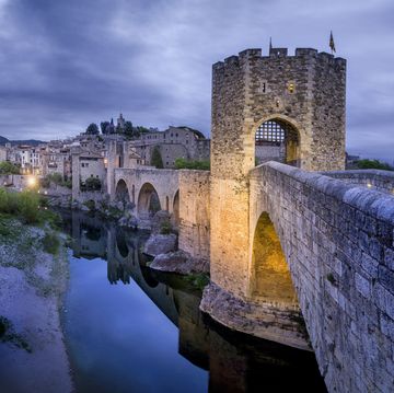 3 pueblos medievales de cataluña donde parece que el tiempo se ha detenido y que están más bonitos que nunca en primavera